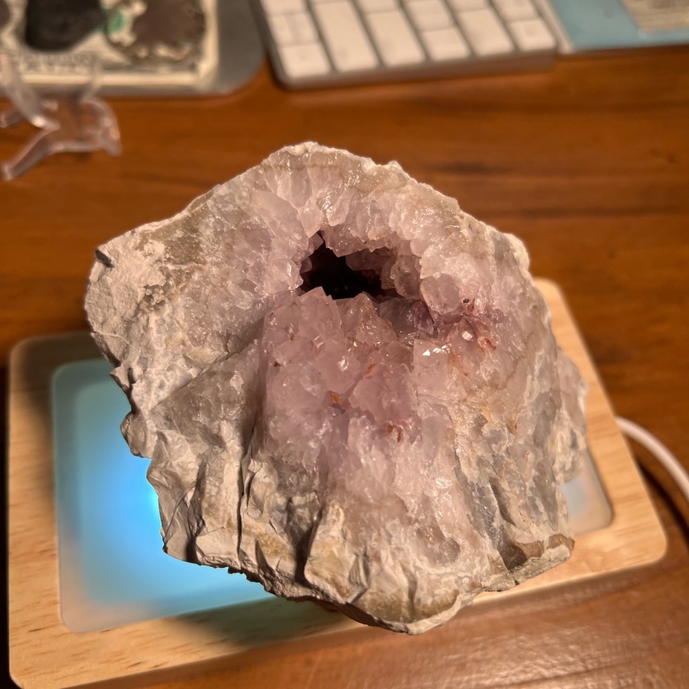 Amethyst “cave” specimen 🇺🇸 👾